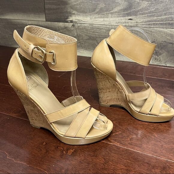 Stuart Weitzman Ankle-Cuff Tan Cork Wedge Sandal Size 7 - Picture 2 of 16